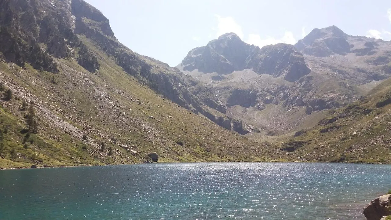 Le Lac Bleu - Chaleureux - Calme - Emplacement Parfait コテレ フランス